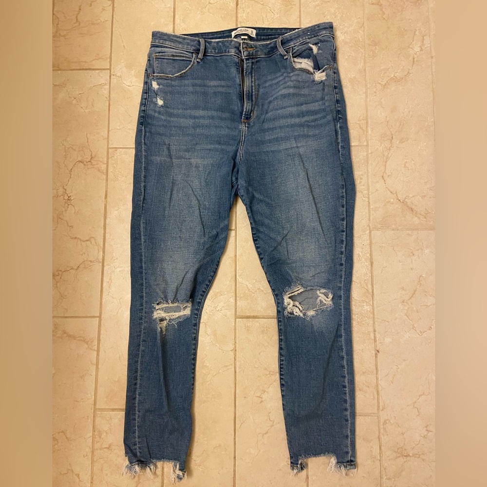A&F 16L Jeans